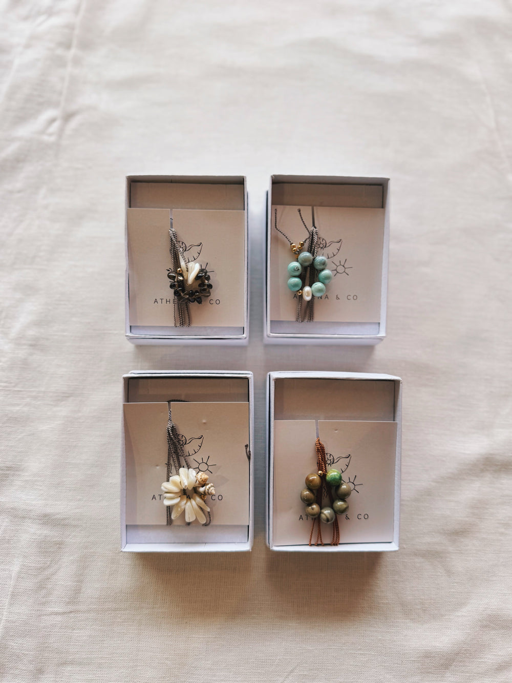 athena & co bloom necklace smokey